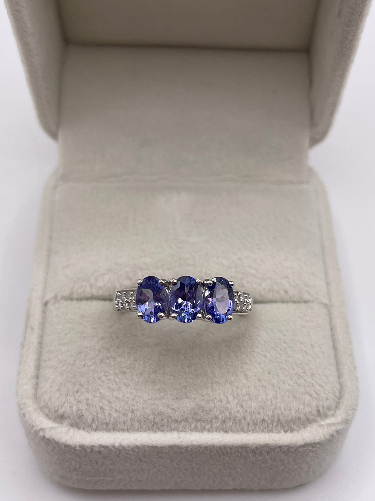 9ct white gold tanzanite and diamond ring