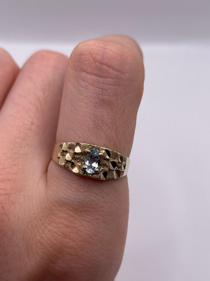9ct gold aquamarine ring