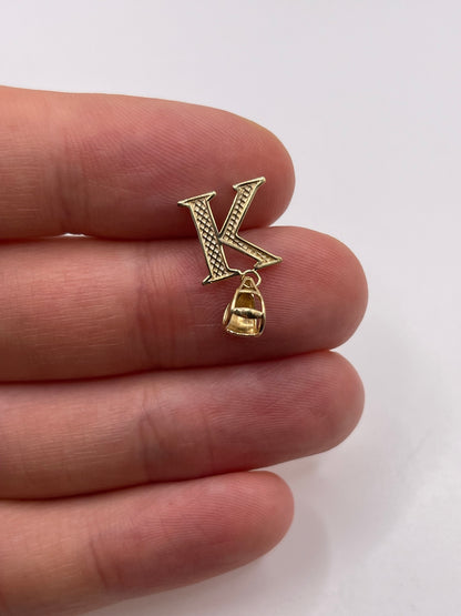 9ct gold initial K pendant