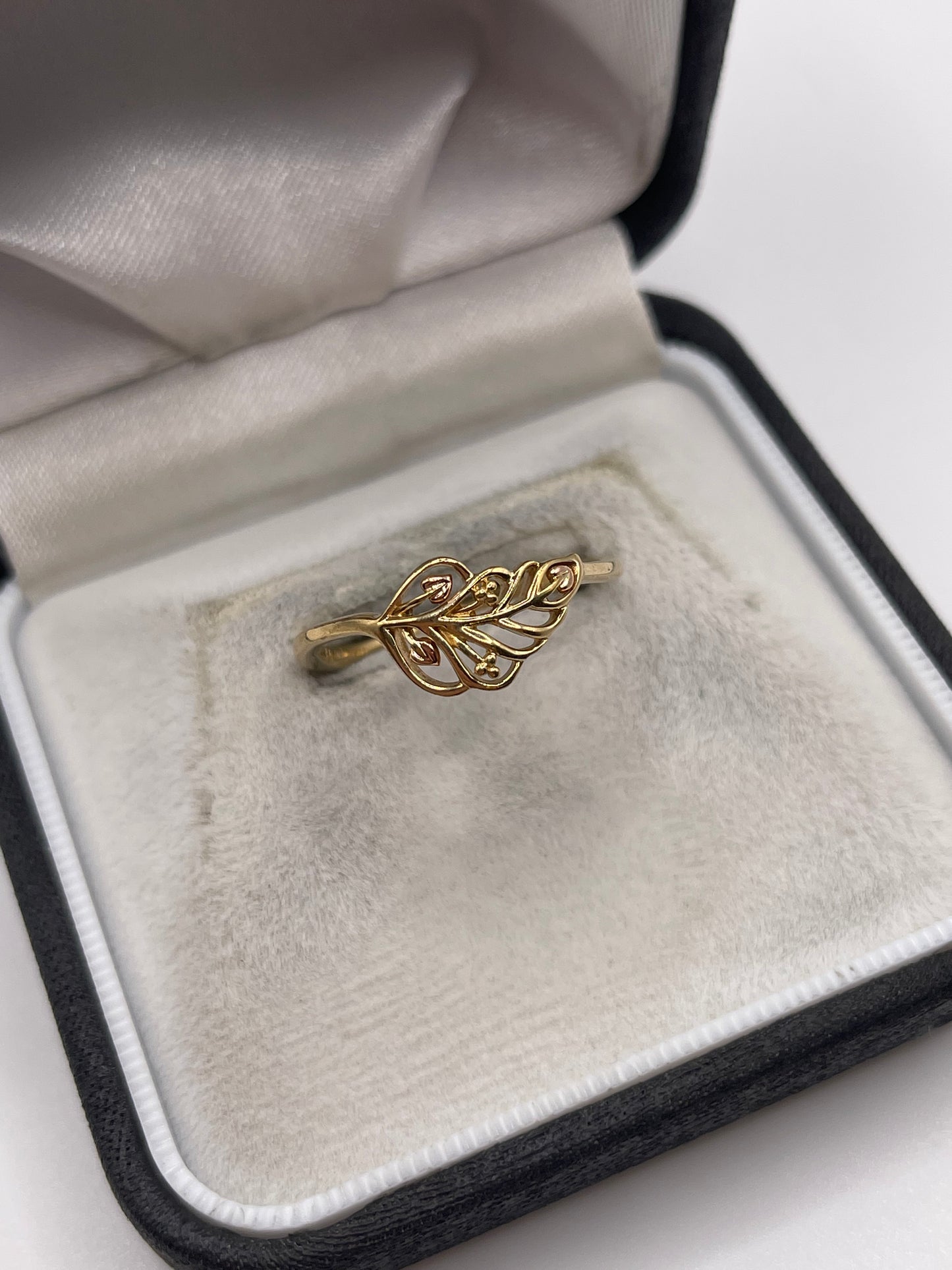 Clogau 9ct gold leaf ring