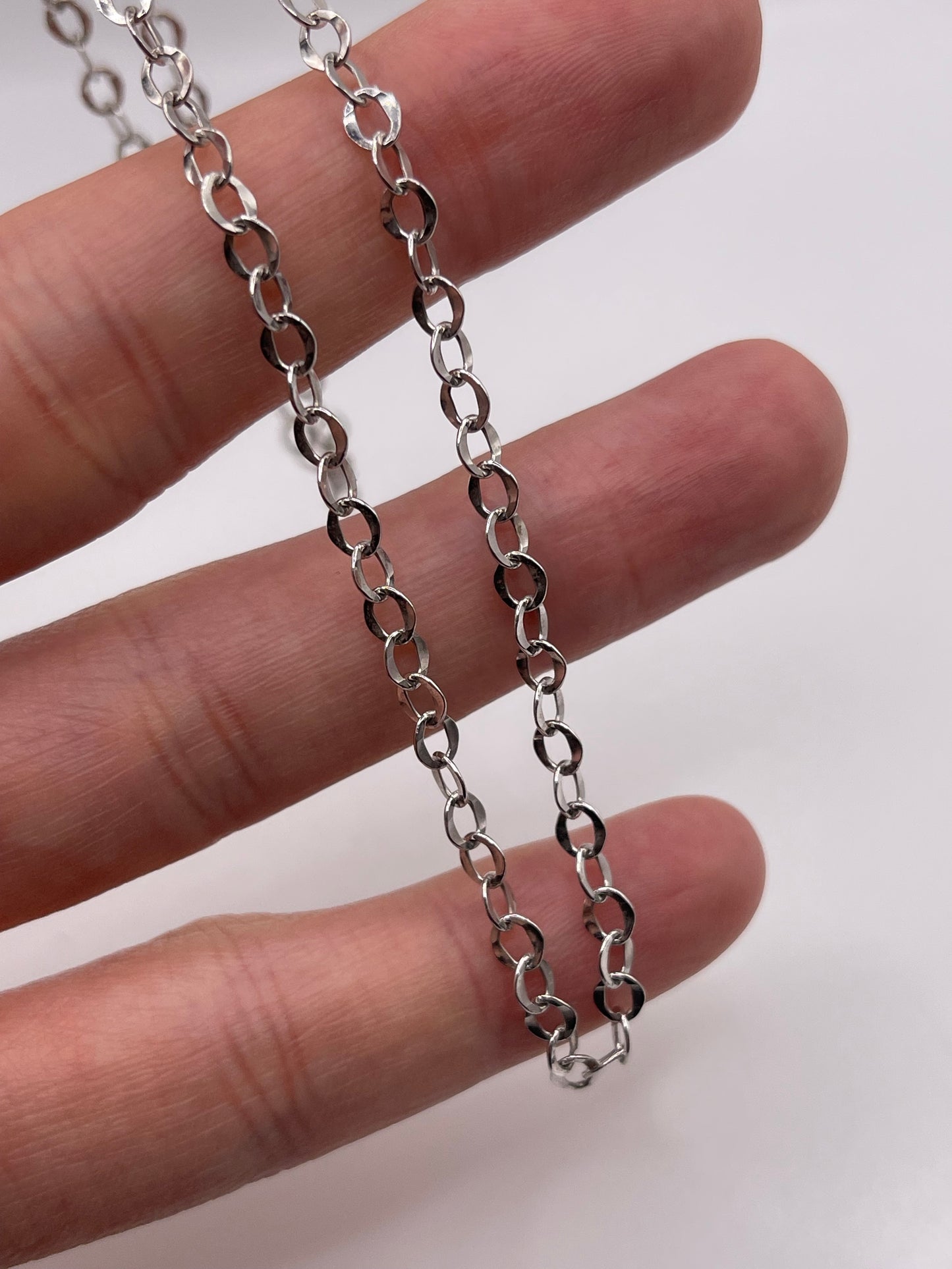 18ct white gold chain 157