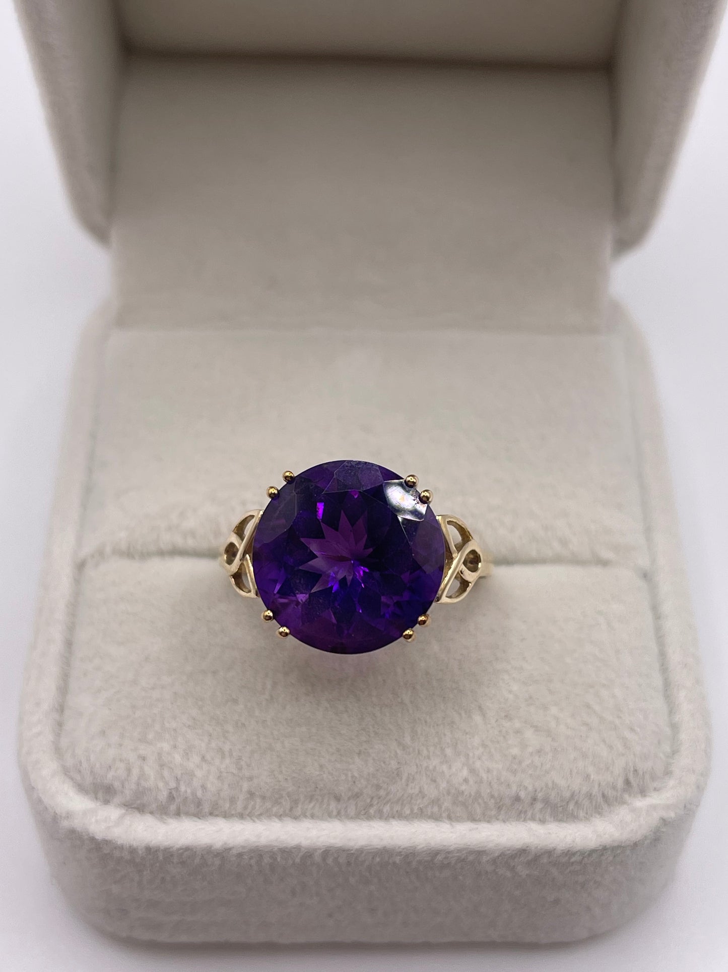 9ct gold amethyst ring