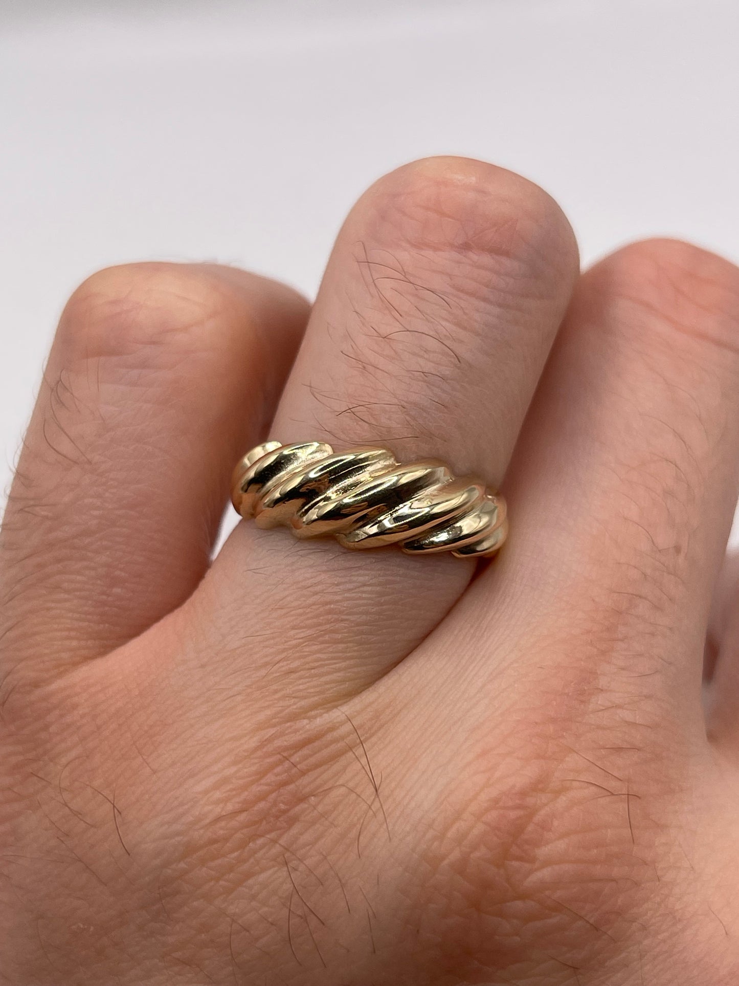 9ct gold croissant ring