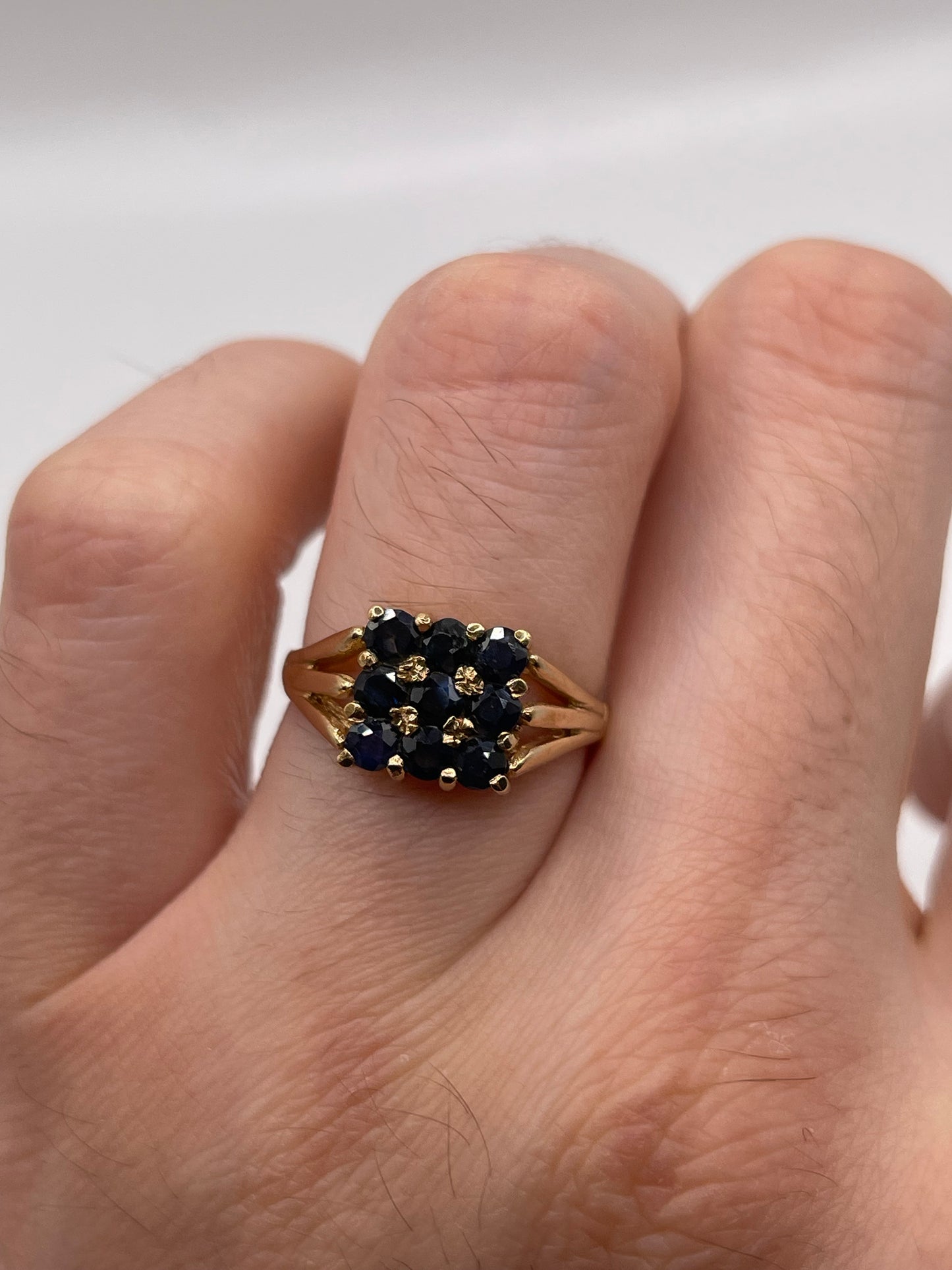 9ct gold sapphire cluster ring