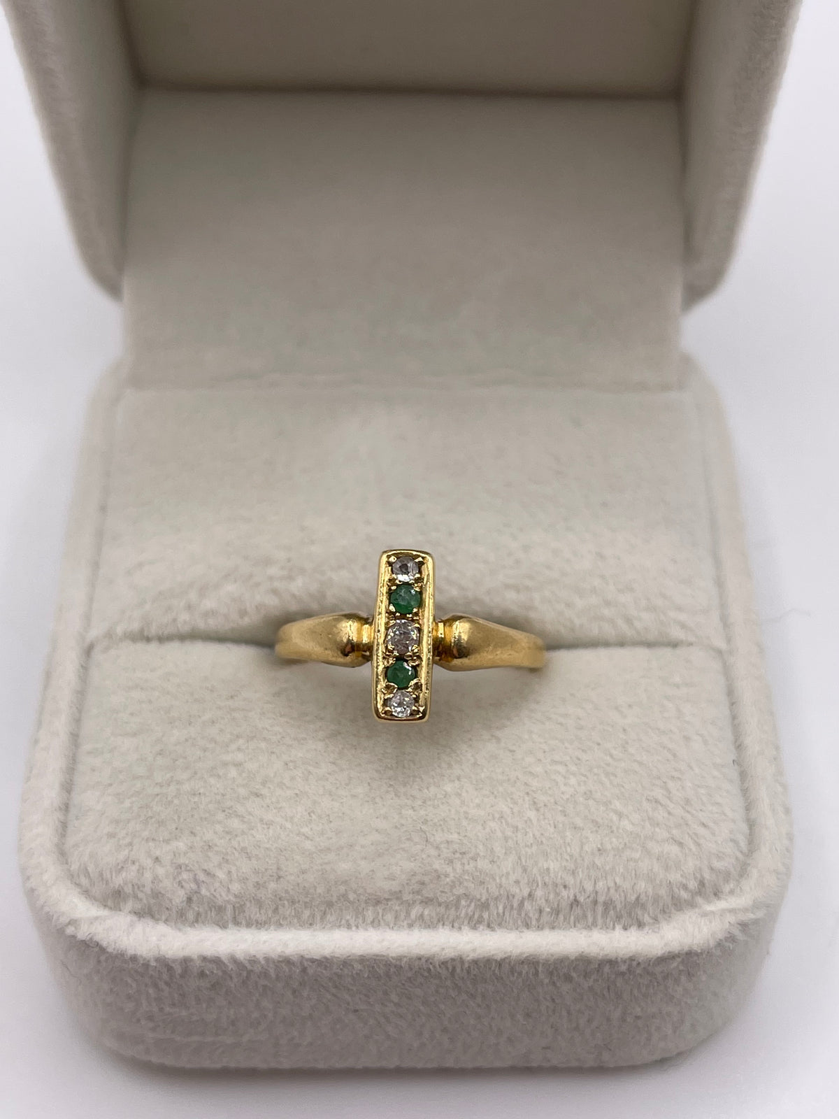 18ct gold emerald and diamond ring