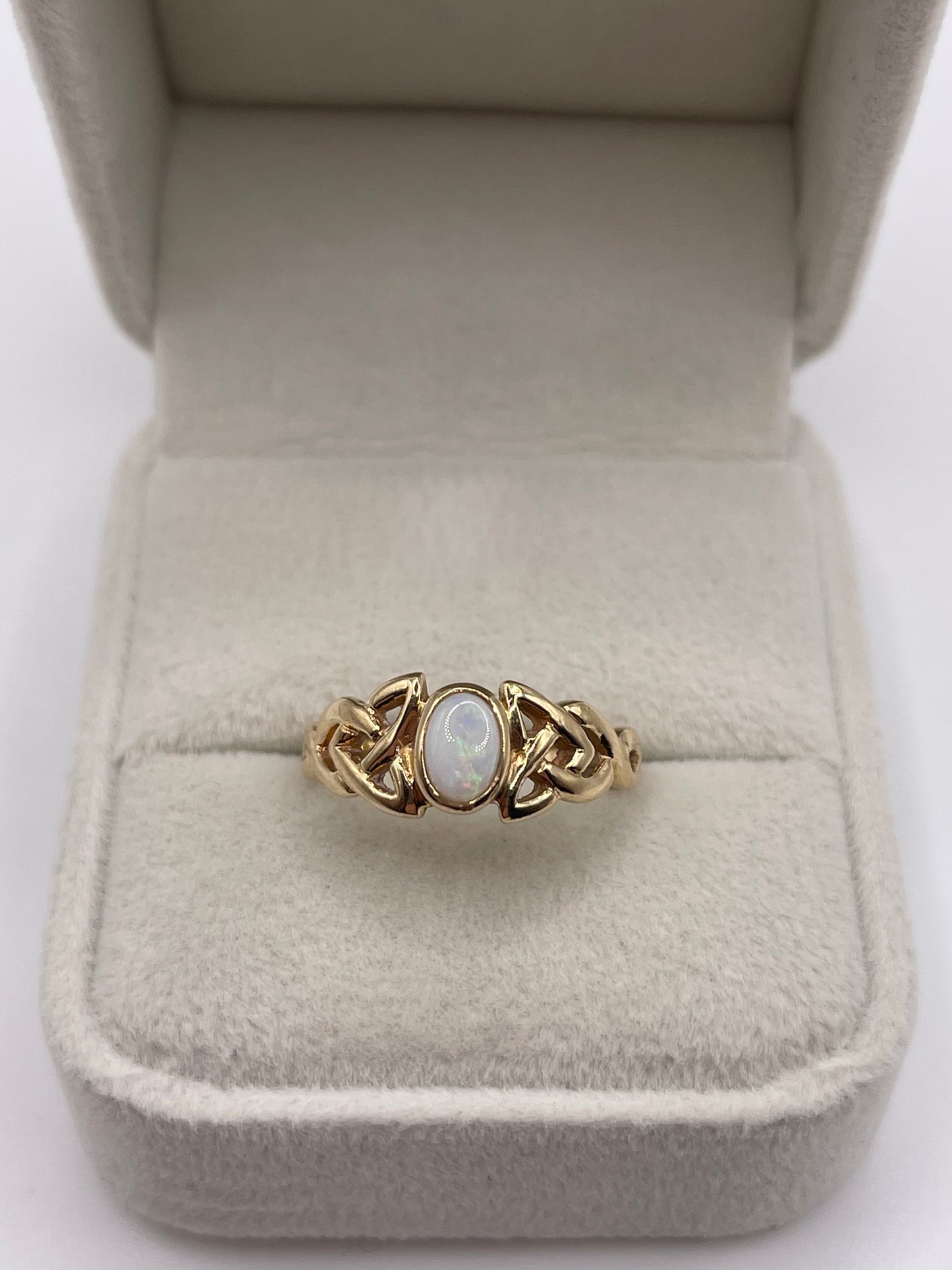 9ct gold opal ring