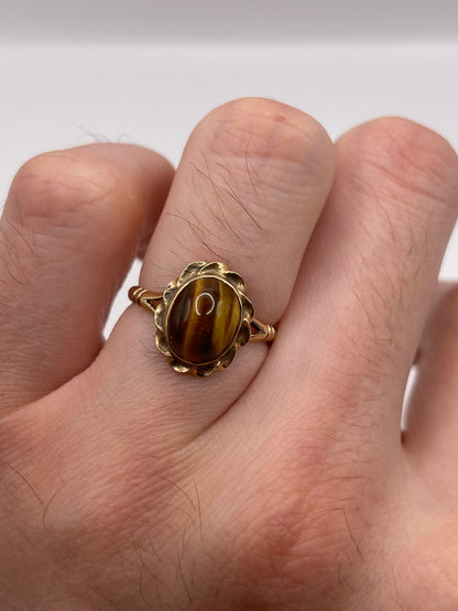 9ct gold tigers eye ring
