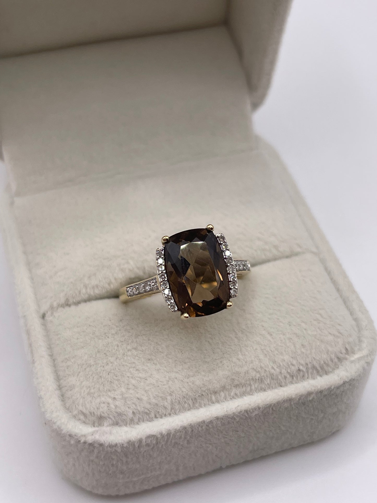 9ct gold Smokey quartz and diamond ring