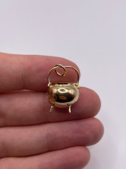 9ct gold cauldron charm