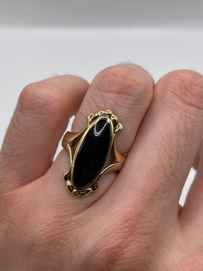 9ct gold Whitby jet ring
