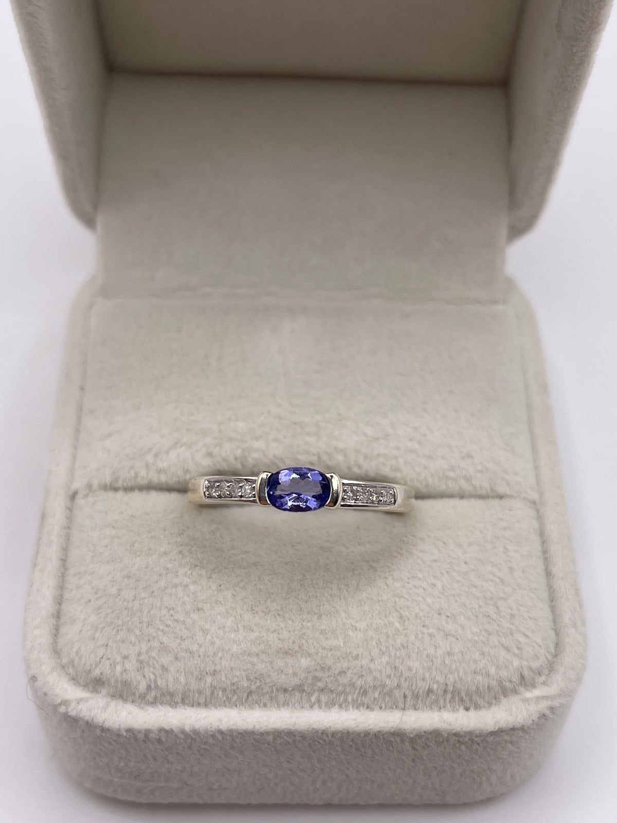 9ct white gold tanzanite and diamond ring
