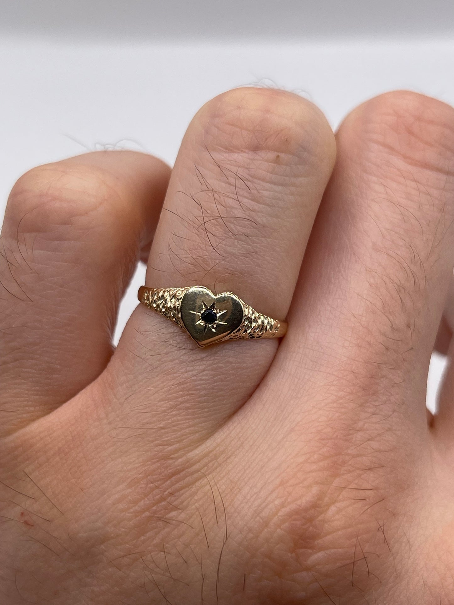 9ct gold sapphire heart ring