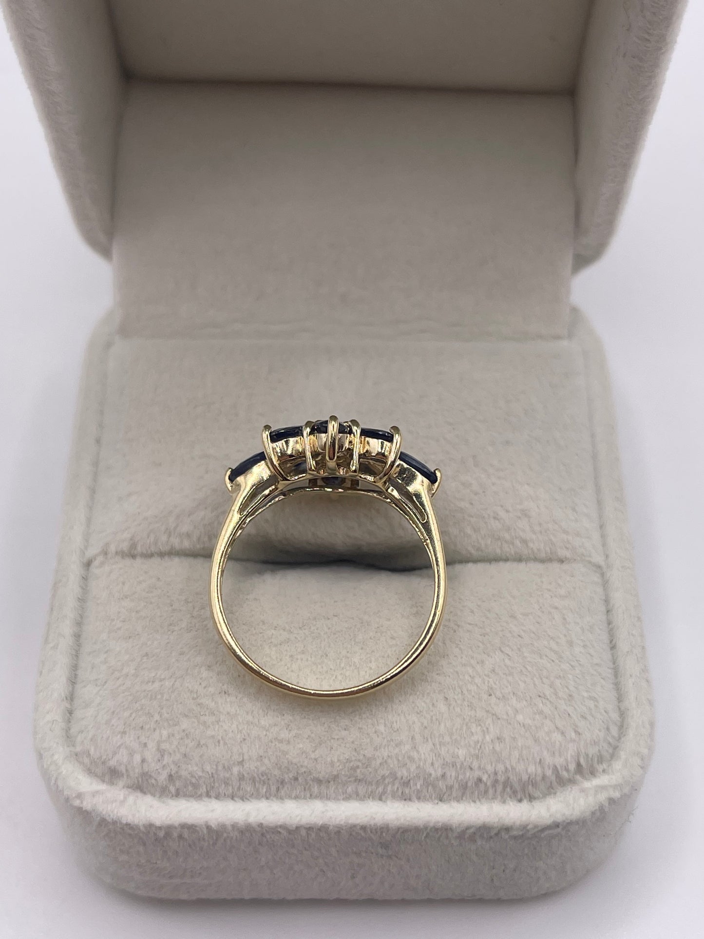 9ct gold sapphire and diamond ring