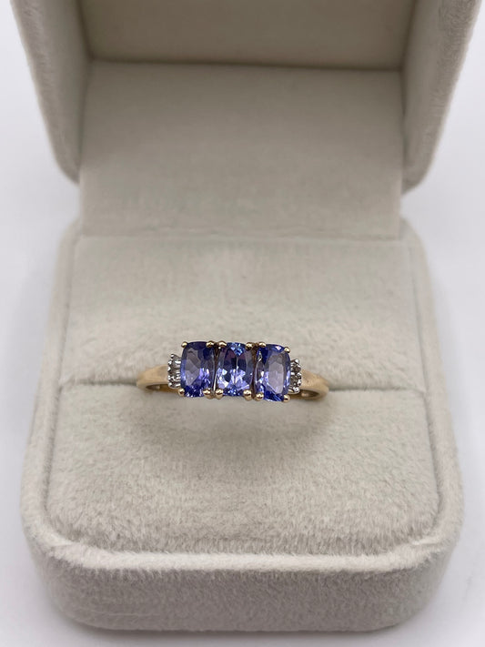 9ct gold tanzanite and diamond ring