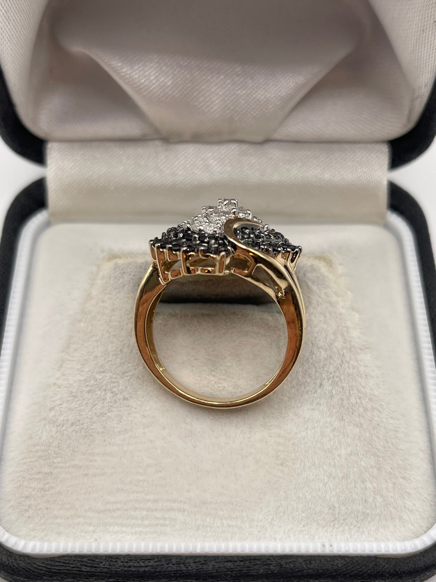 9ct gold diamond cluster ring