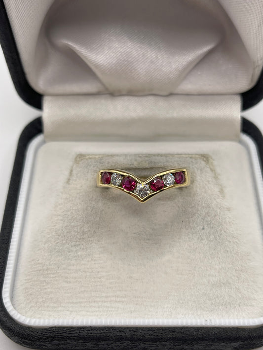 18ct gold ruby and diamond ring