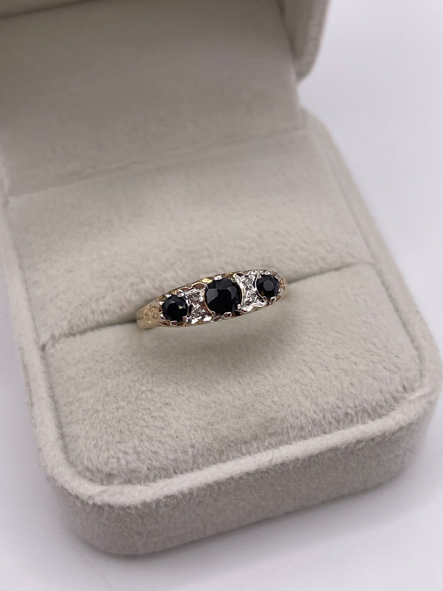 9ct gold sapphire and diamond ring