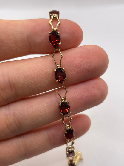 9ct gold garnet bracelet