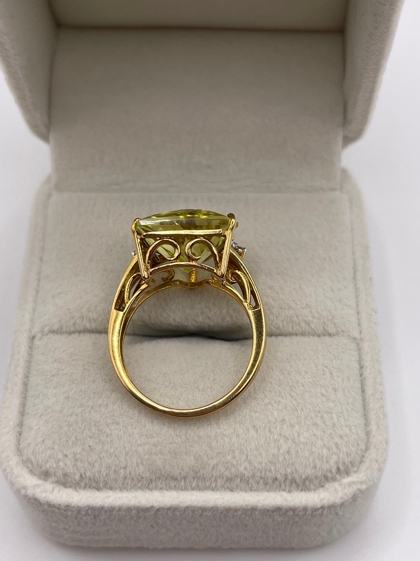 9ct gold lemon quartz and diamond ring