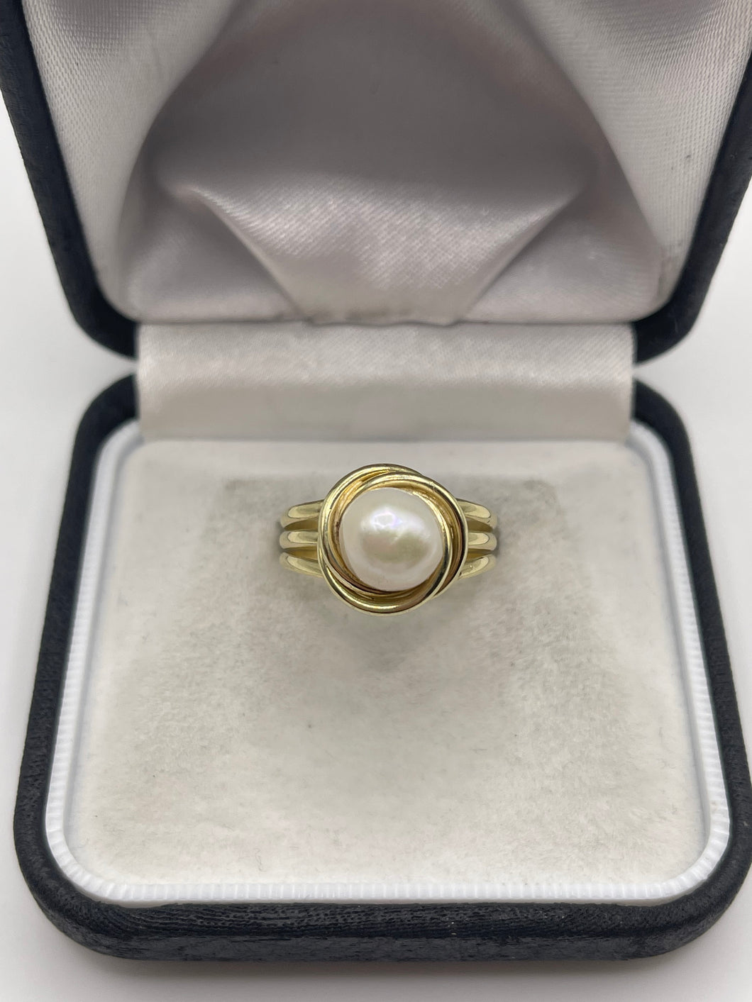 14ct gold pearl ring