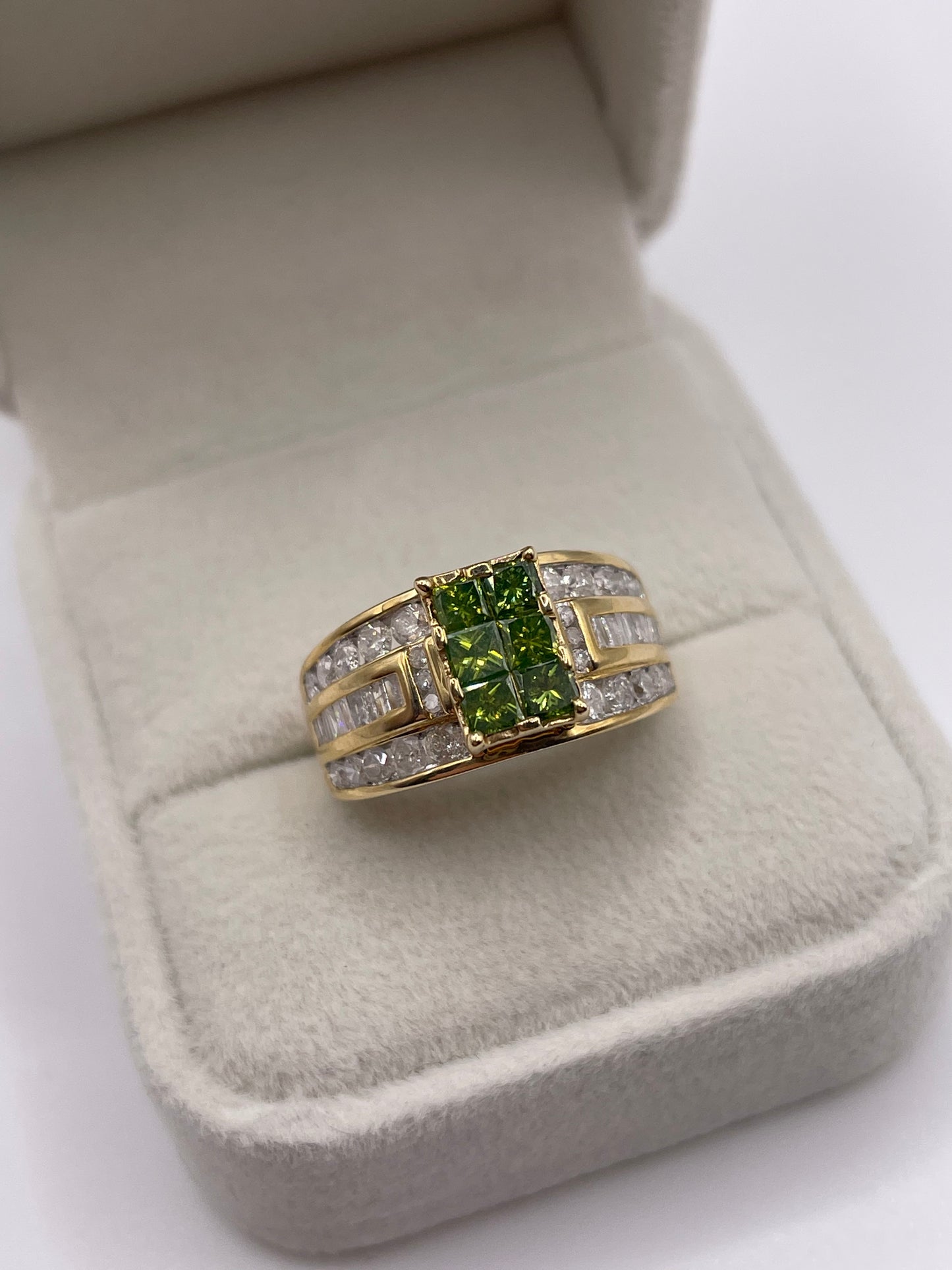 9ct gold diamond cluster ring inc green diamonds