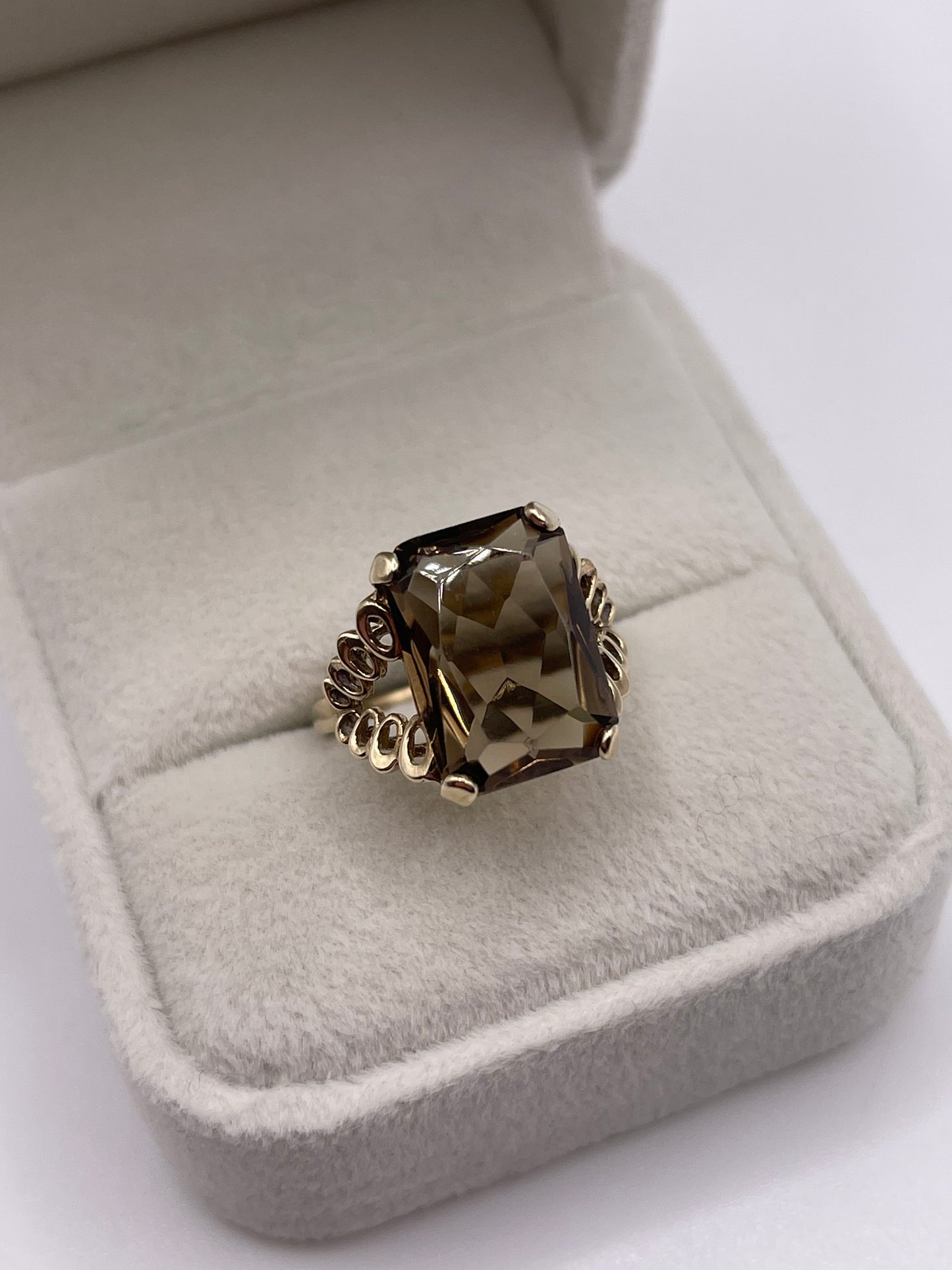 9ct gold Smokey quartz ring
