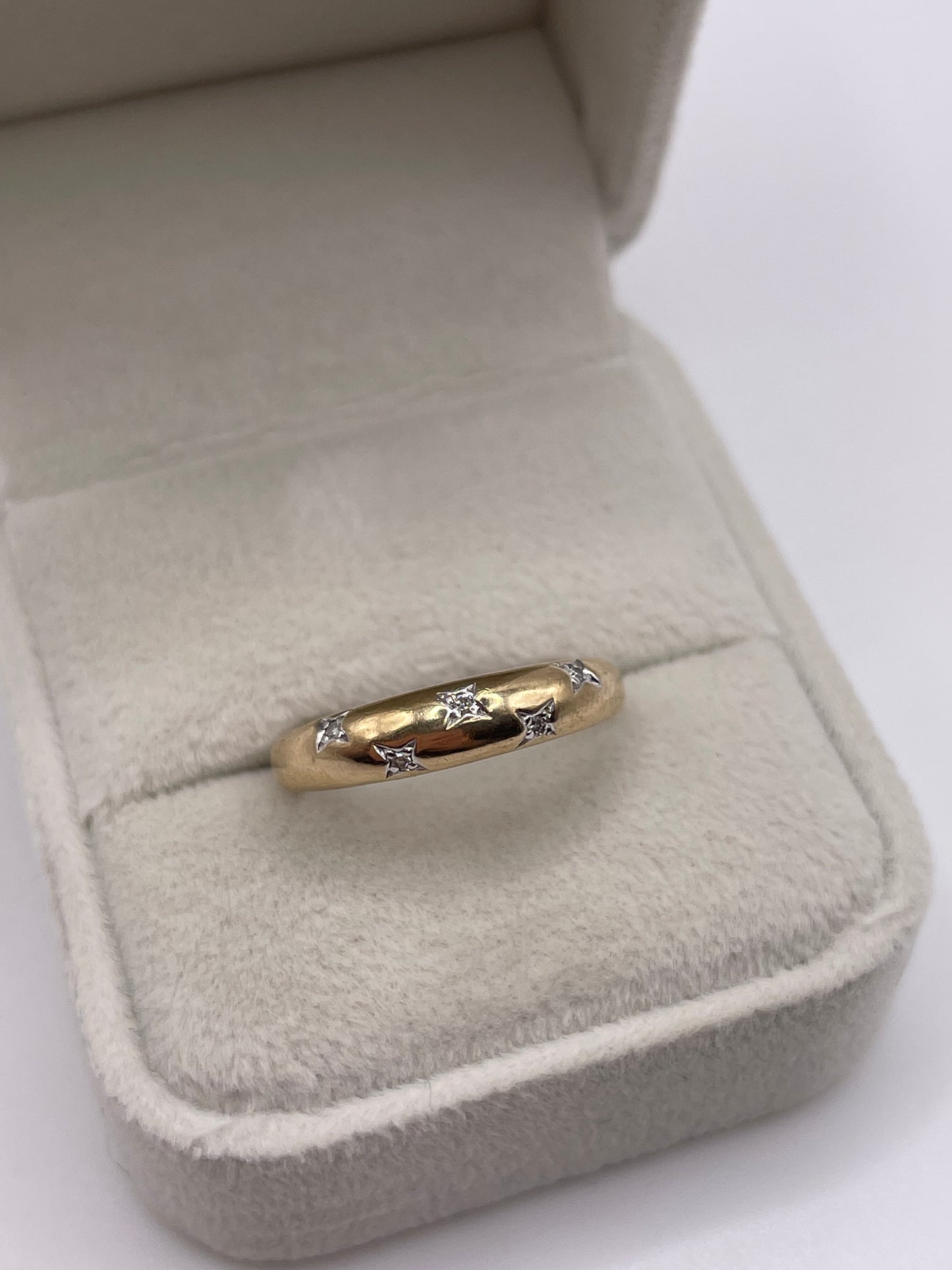 9ct gold diamond star ring