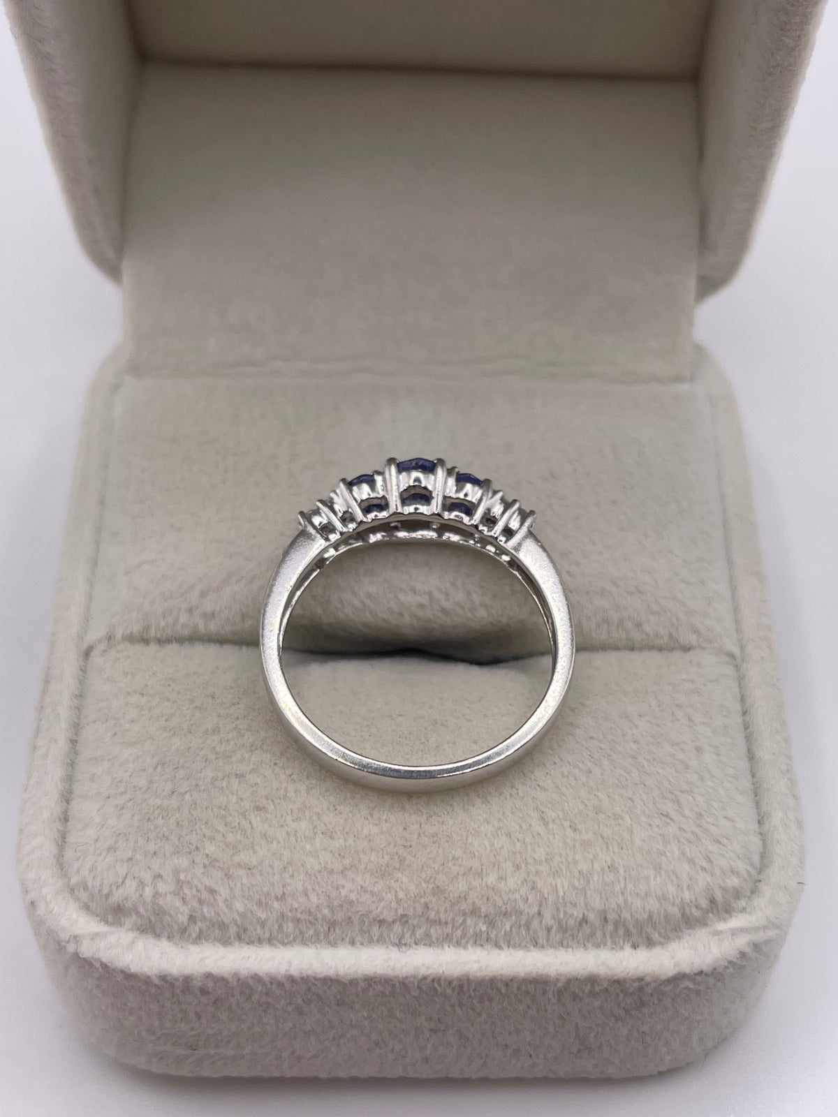 14ct white gold tanzanite and diamond ring