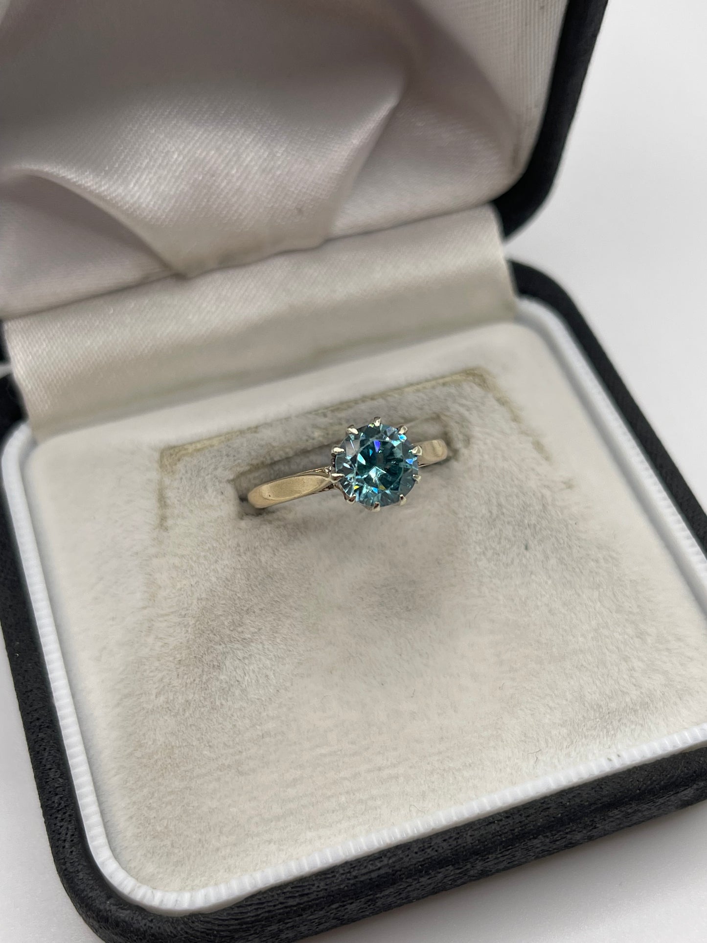 9ct gold blue zircon ring