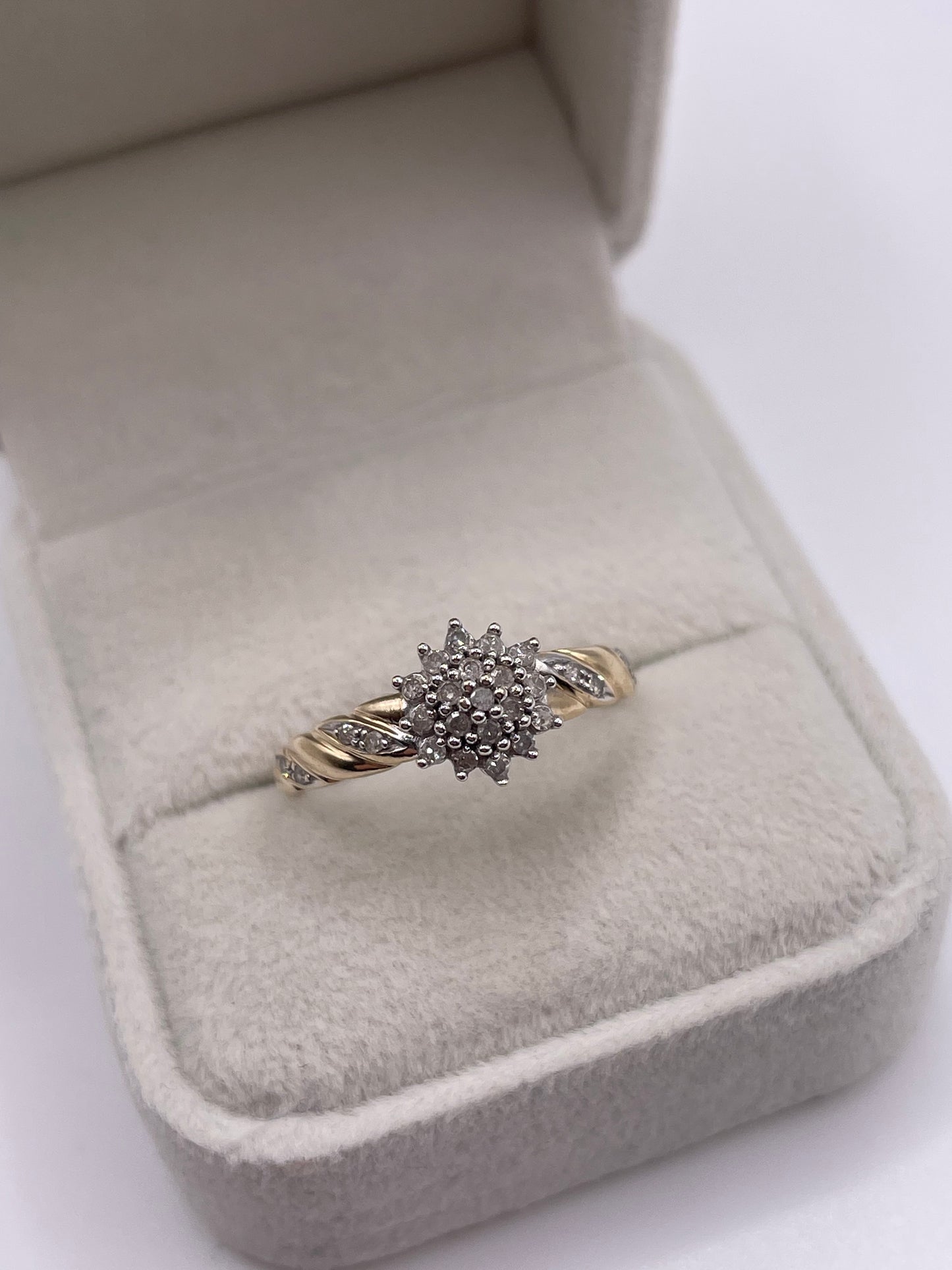9ct gold diamond cluster ring