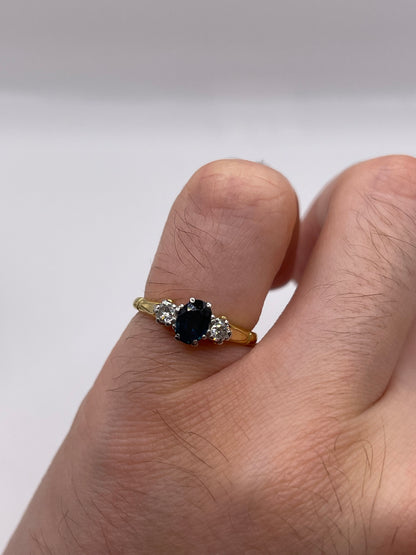18ct gold sapphire and diamond ring