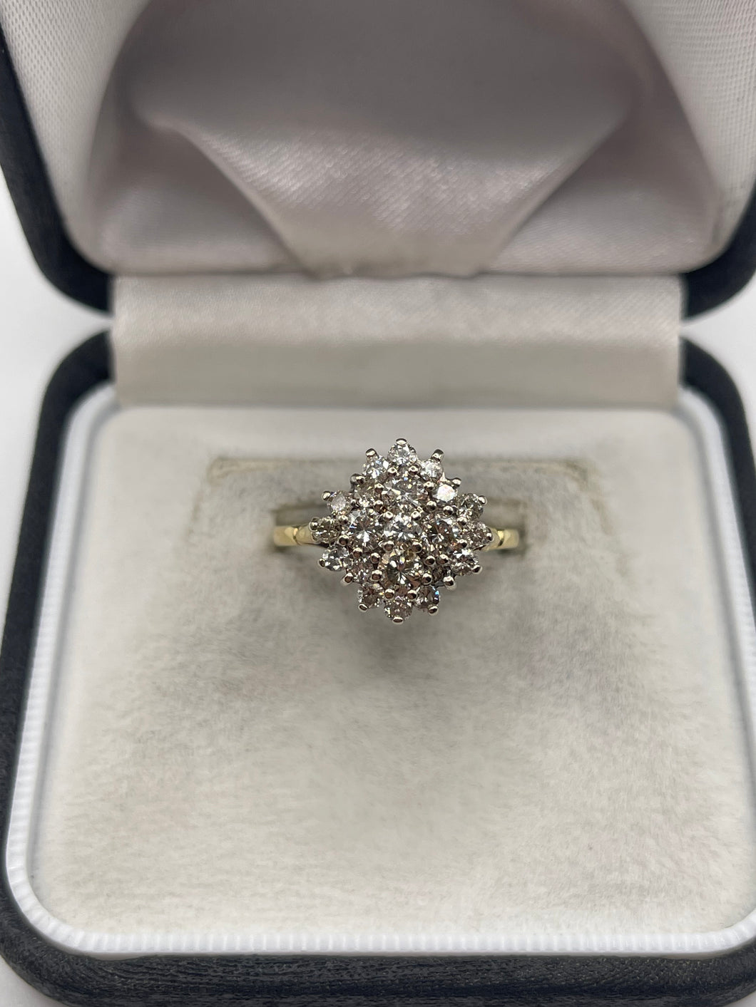 18ct gold diamond cluster ring