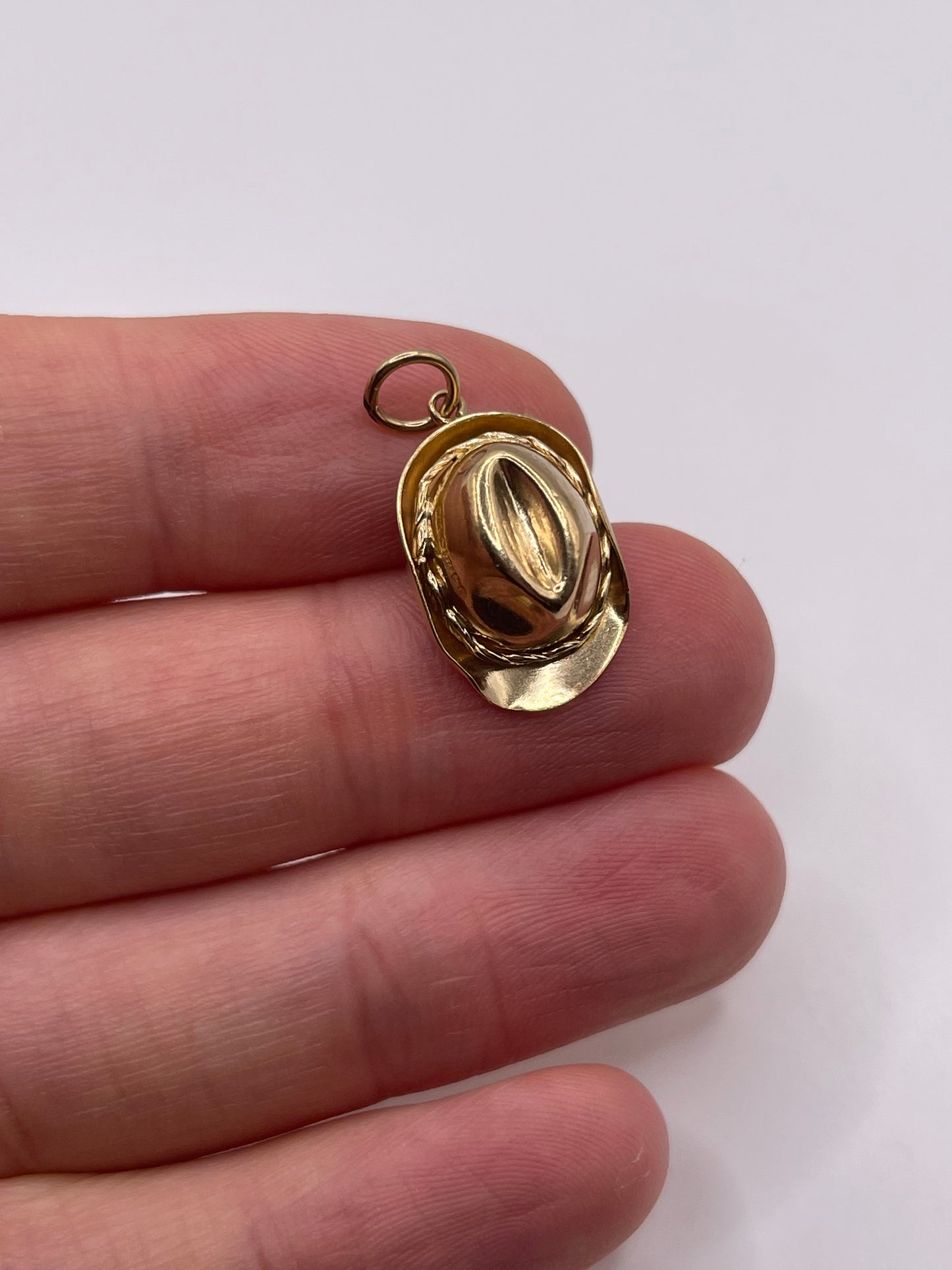 9ct gold cowboy hat charm