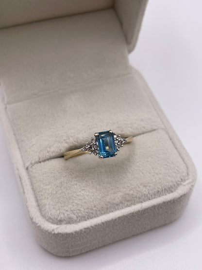 9ct gold topaz and diamond ring