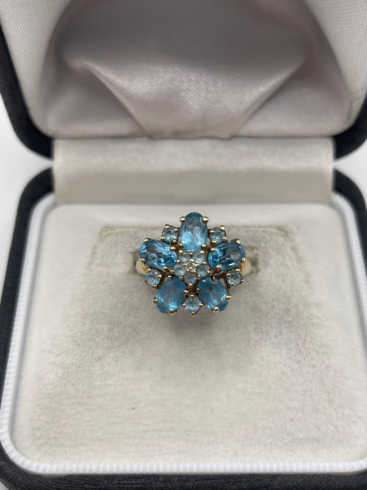 9ct gold blue topaz and diamond ring