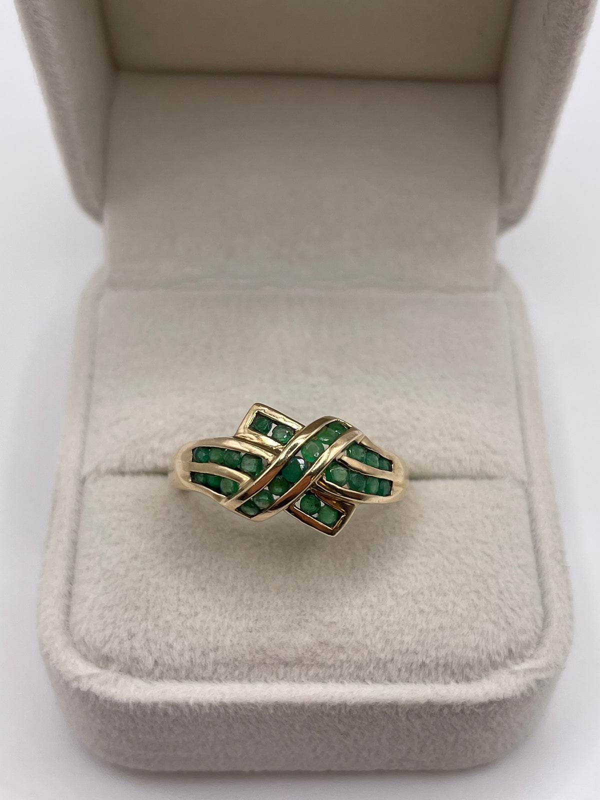 9ct gold emerald cluster ring