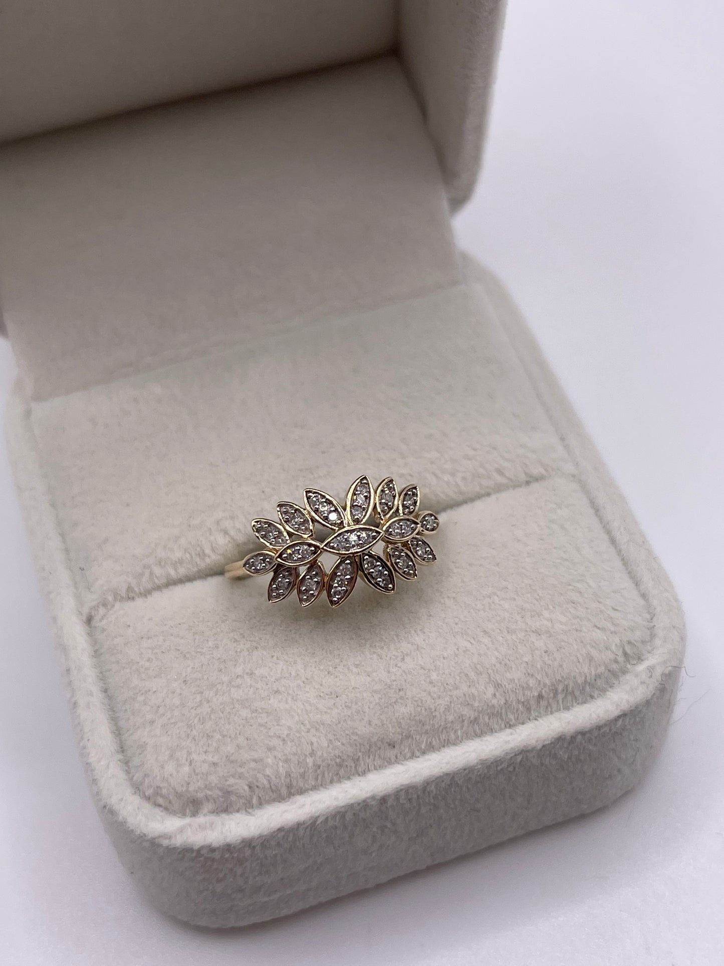9ct gold diamond cluster ring