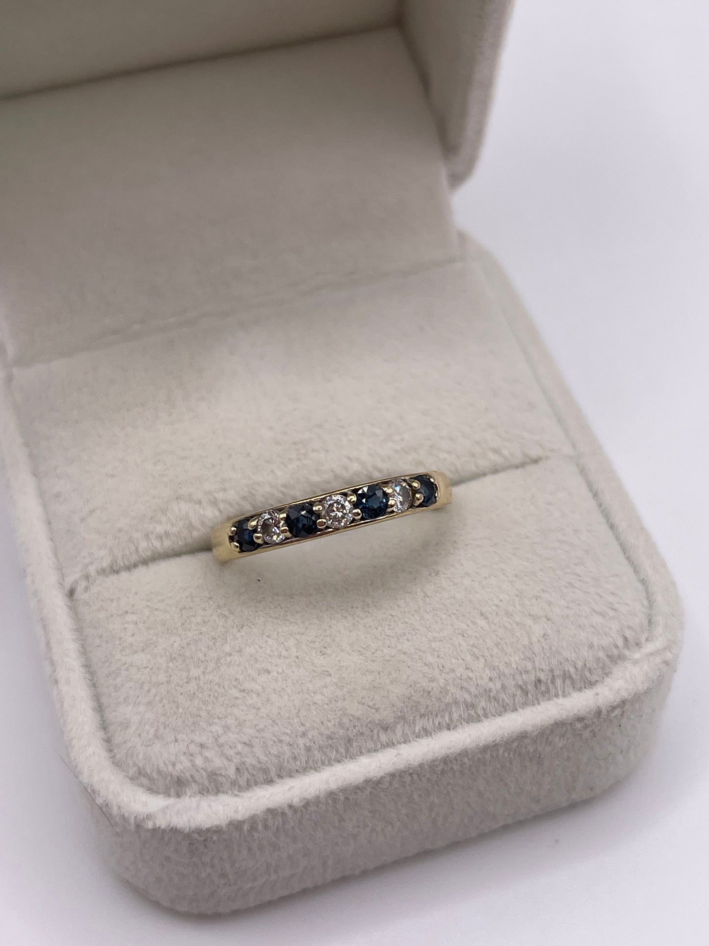 9ct gold sapphire and diamond ring