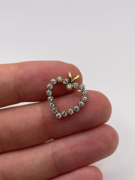 9ct gold cz heart pendant