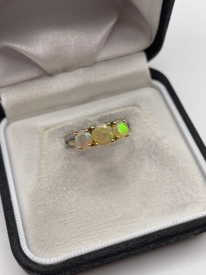 9ct gold opal ring