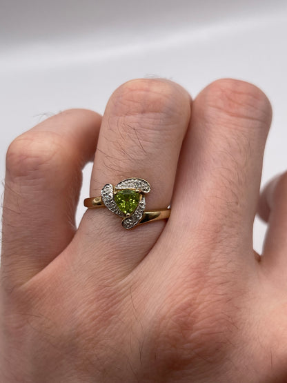 9ct gold peridot and diamond ring
