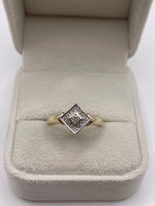 9ct gold diamond cluster ring