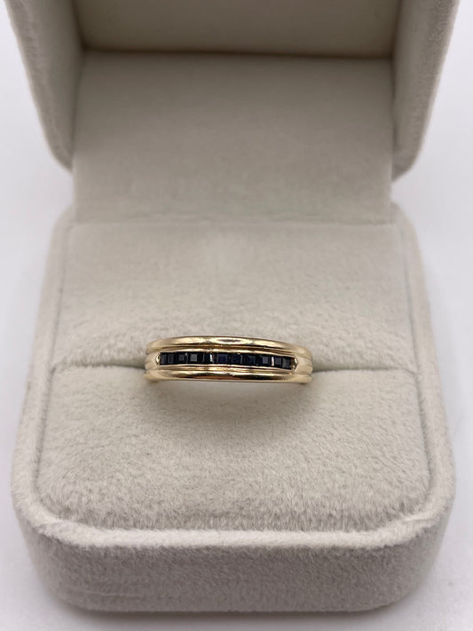 9ct gold sapphire ring