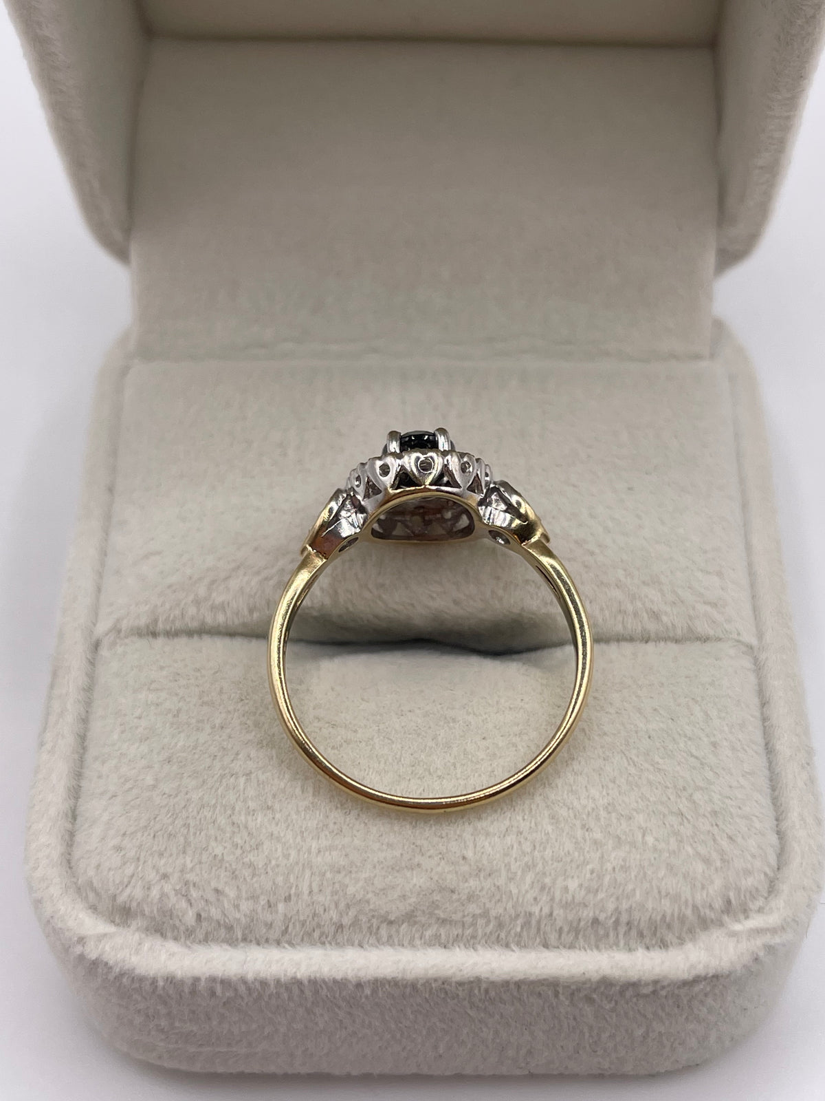 9ct gold sapphire and diamond ring