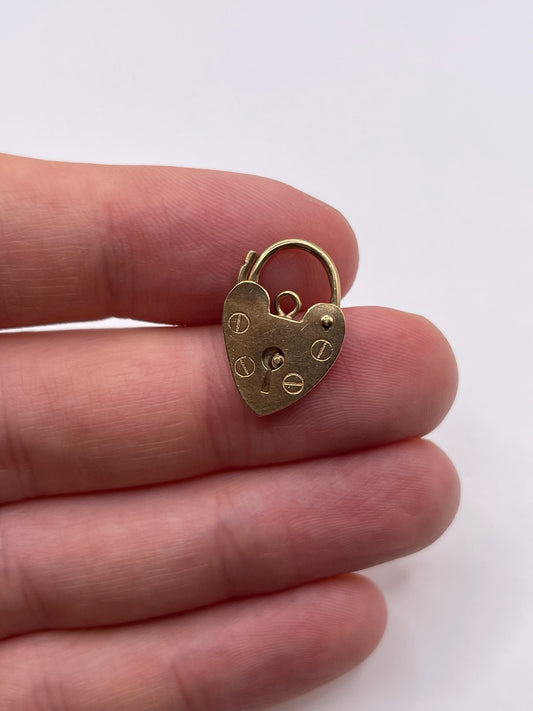9ct gold padlock 8