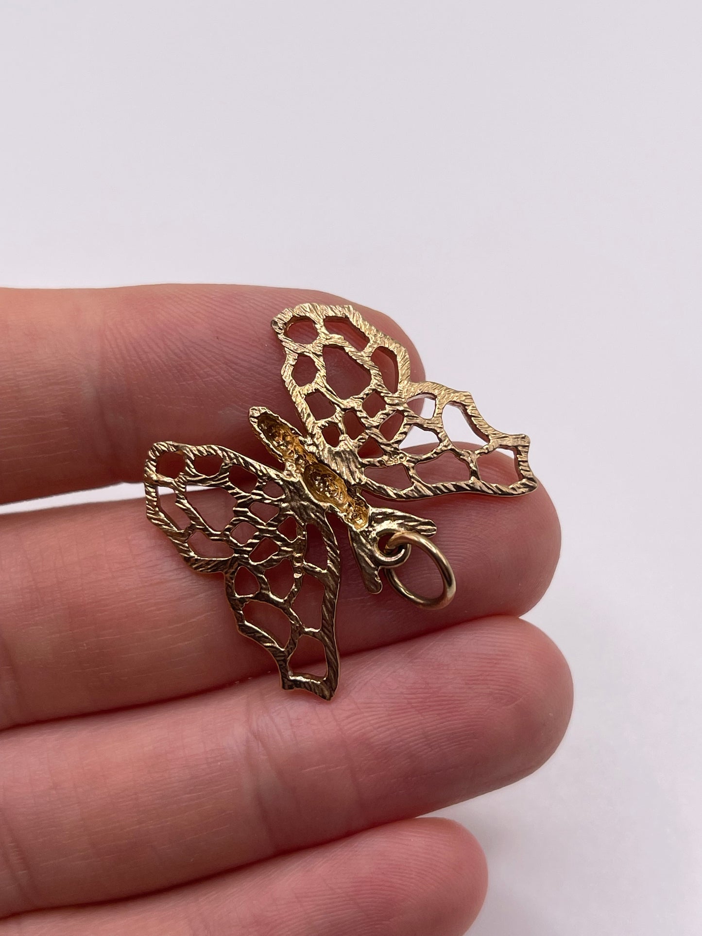 9ct gold butterfly pendant
