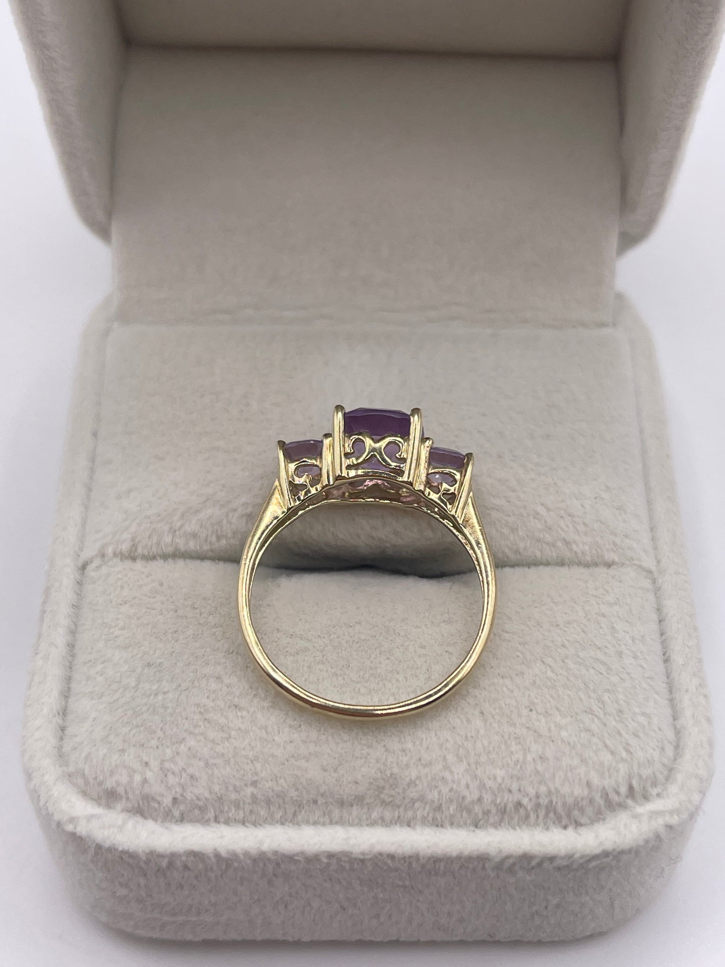 9ct gold amethyst and diamond ring