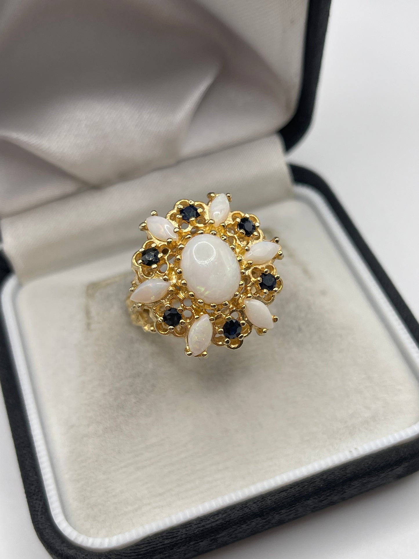 9ct gold opal and sapphire ring