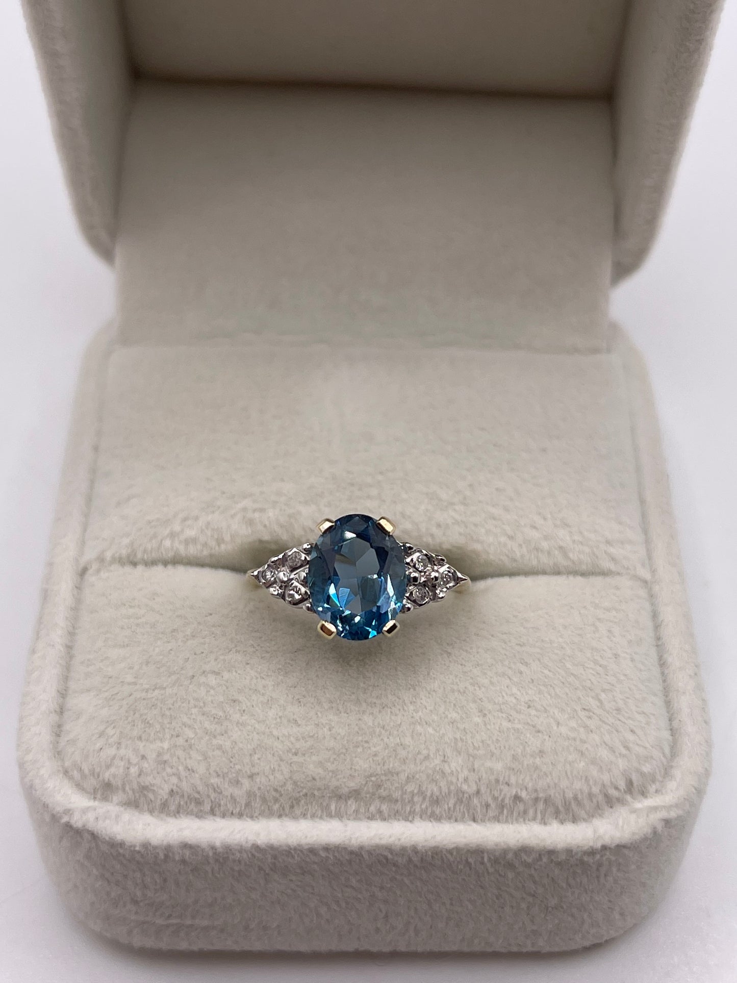 9ct gold topaz and diamond ring