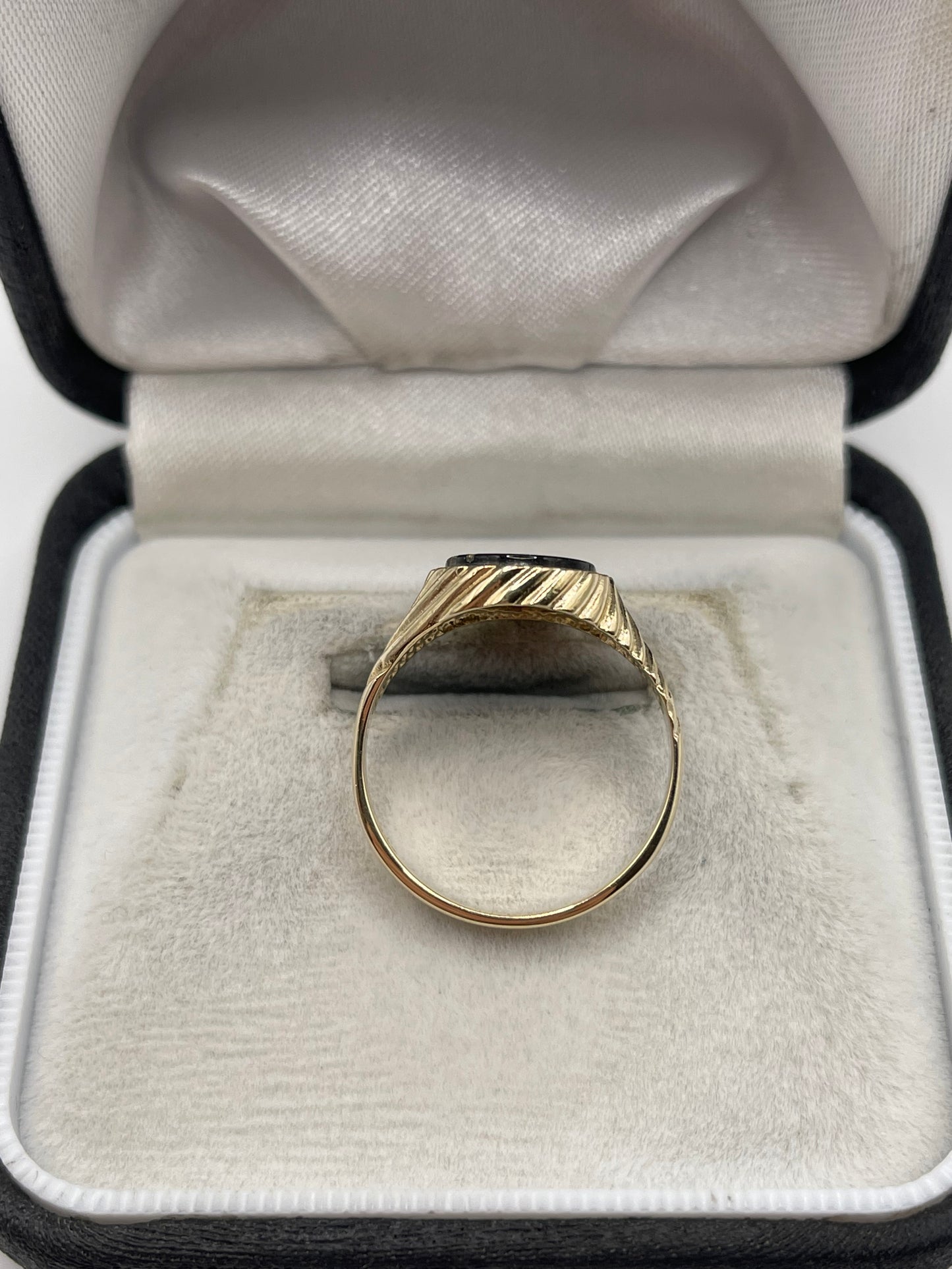 9ct gold onyx signet ring